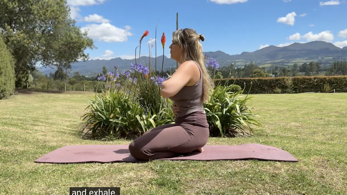 Michelle, Live in the Remix, beoefent vuuradem Kapalabhati in de natuur als onderdeel van de inner bitch oefening